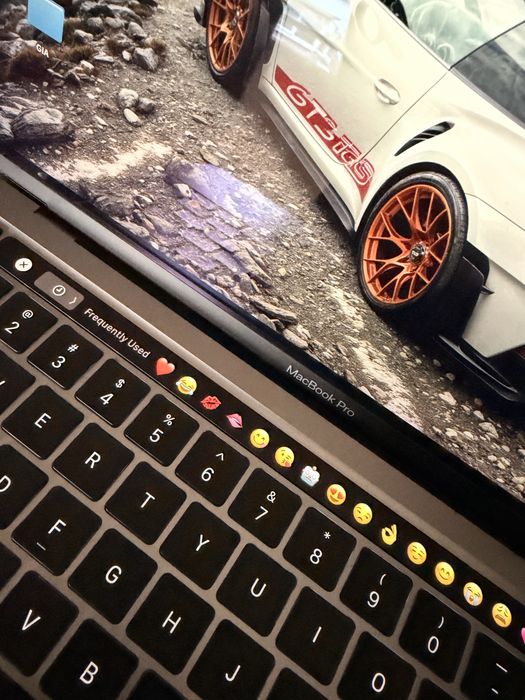 Macbook Pro M1/ 16 RAM / 512 SSD/