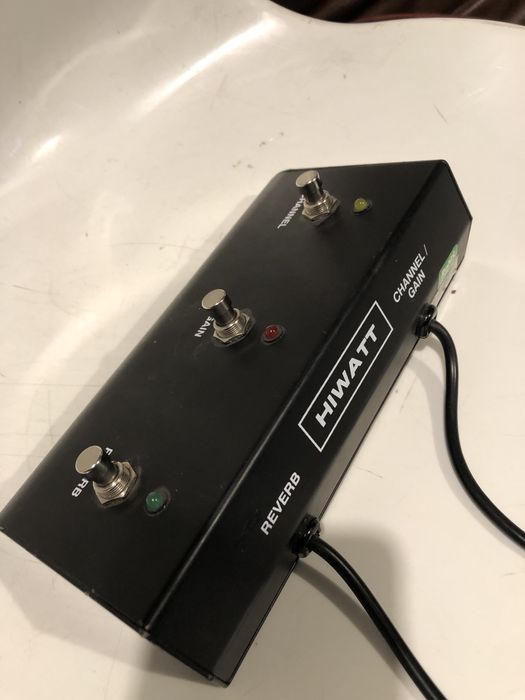Vând footswitch Hiwatt FS-301