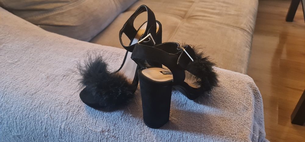 Sandale fashion cu blăniță