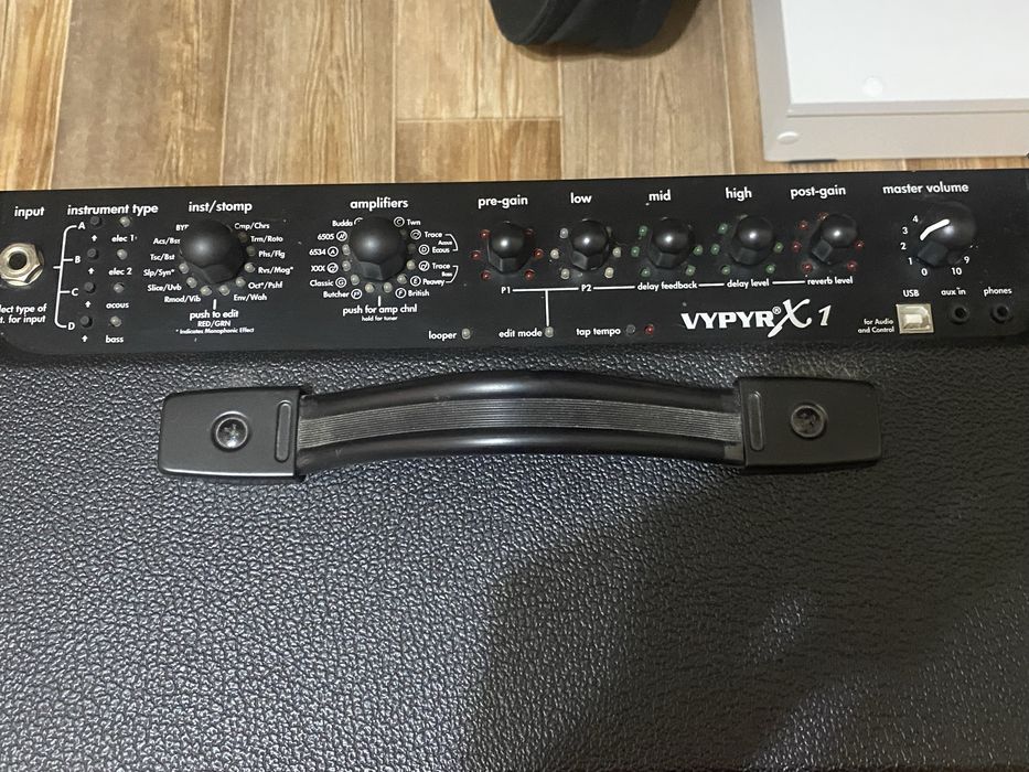 Комбоусилитель PEAVEY VYPYR X1