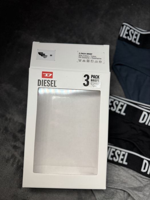 Diesel set 3 chiloti negru-bleumarin-grin marimea M noi originali