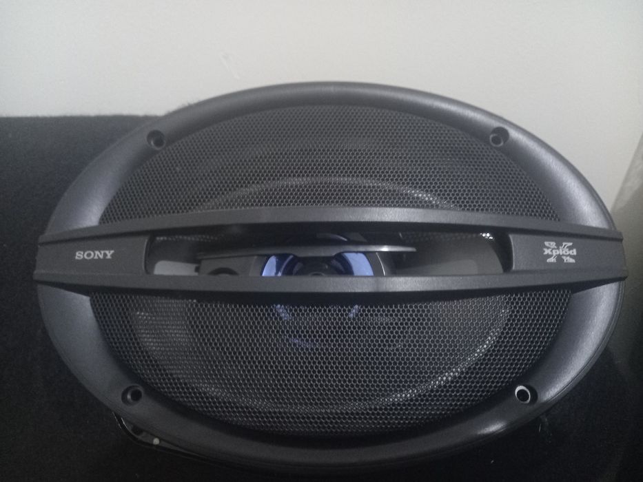 Sony avtomobil ichun kolonka 400 watt pachka