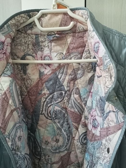 Продам женскую куртку