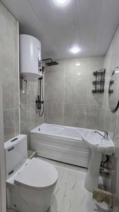 Квартира сотилади узимни уйим 5 этажлик лифтлиг дом курилиши зур дом