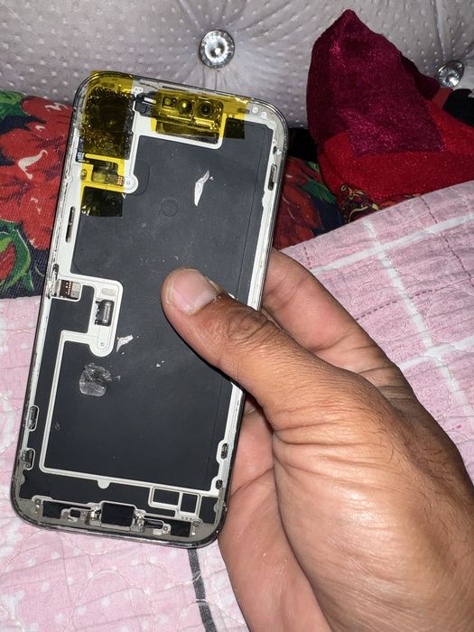 Iphone 16 pro max icloud kere