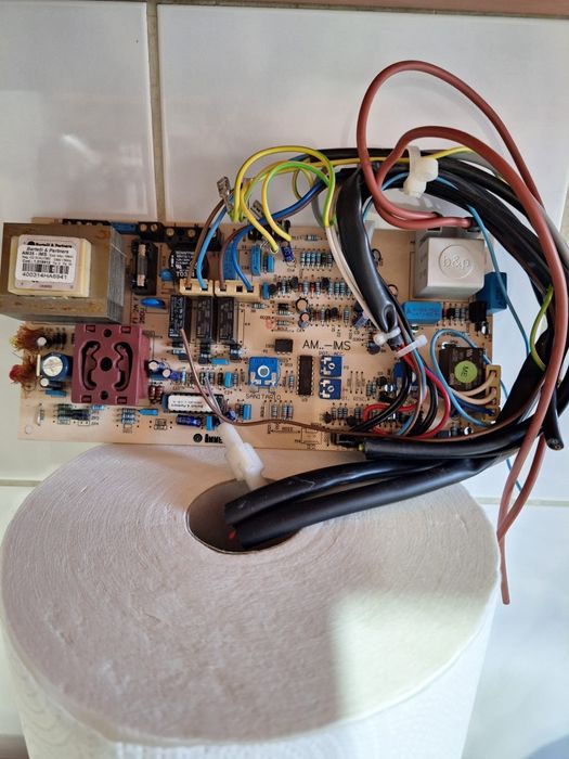 Vând placa electronică  Immergas 24 KW