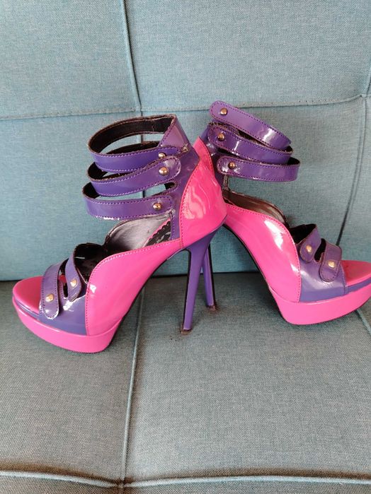 Обувки  високи  токчета Дарис