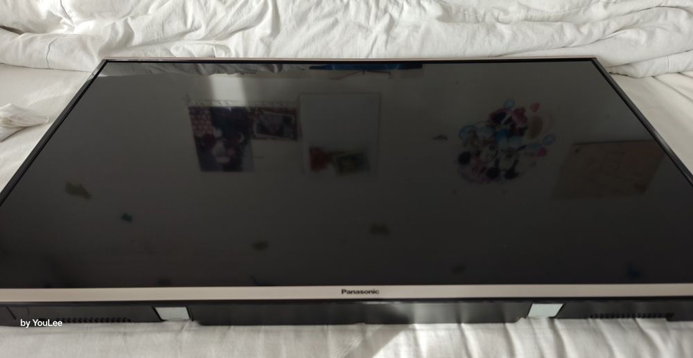 Vând TV LED Panasonic 108cm