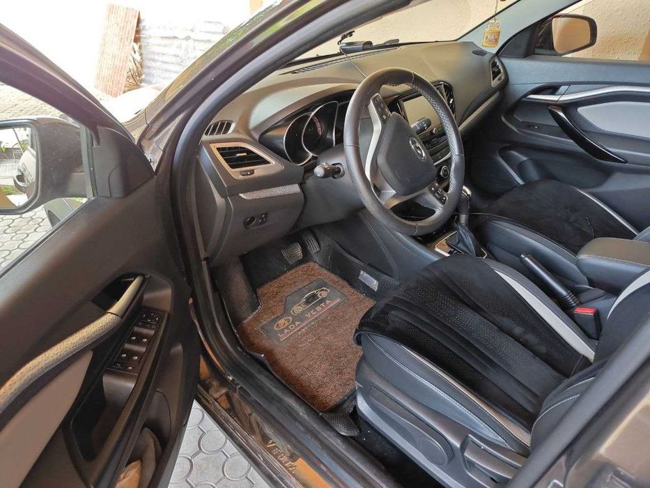 LADA Westa SW Cross
