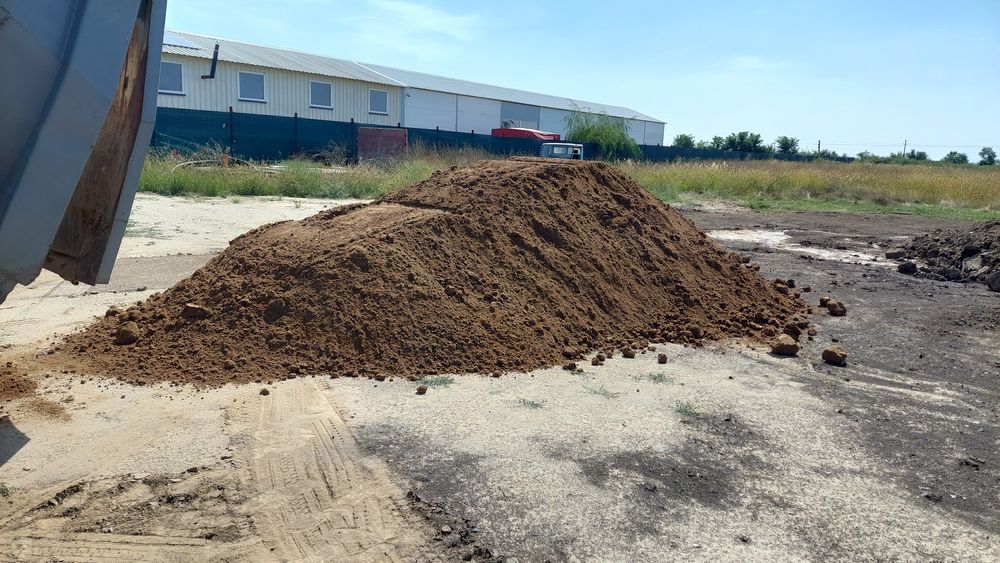 Aduc pamant nisipos pt.gazon, pamant negru,mranita gradini