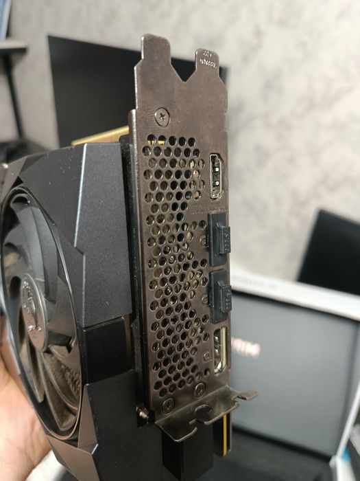 MSI GeForce RTX 3080 Ti Suprim X 12GB
Ўйинлар ва иш учун энг зўр видео