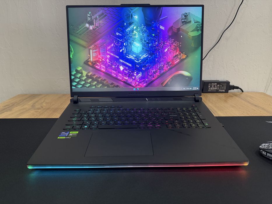 ASUS rog strix scar G823JY