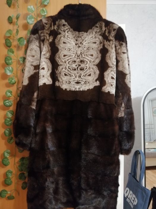 продам шубу с шапкой норковые