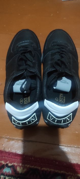 Крассовки Valentino