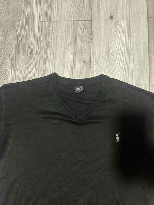 Pulover negru stil elegant cu guler în V