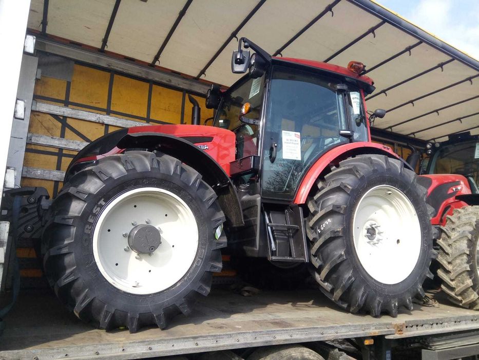 Tractor VALTRA A124