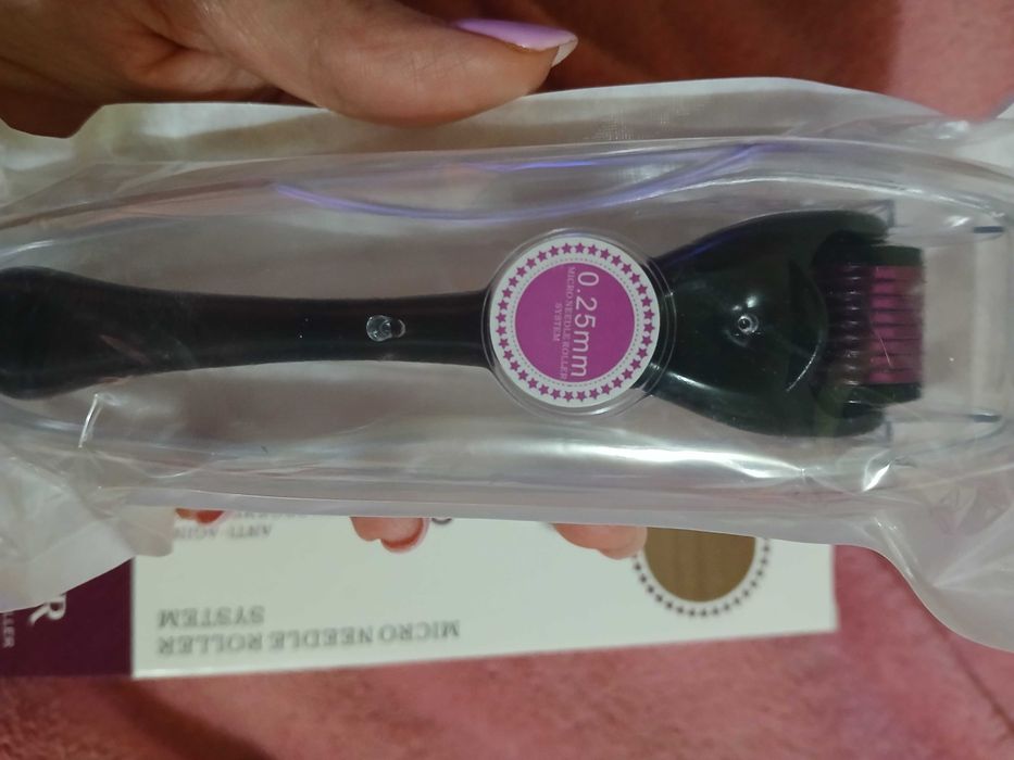 Derma Roller Microneedle Rola dermatologica , Regenerare piele, 0.25mm