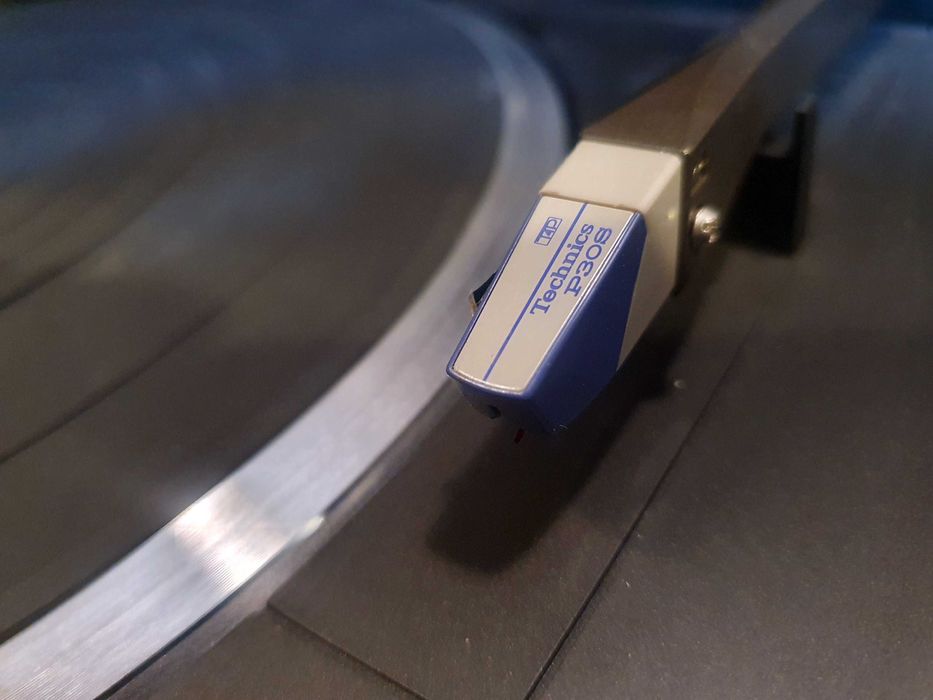 Pick-up Technics SL-L20 cu braț tangențial