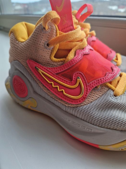 Pantofii de baschet Nike KD TREY 5 X