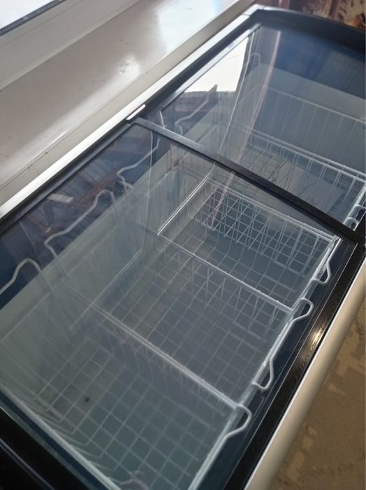Срочно продам почти новый морозильник