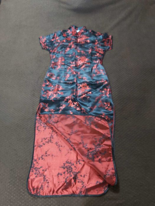 Vand rochie ocazii speciale