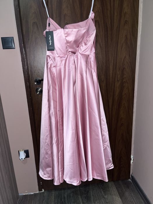 Розова елегантна рокля с наметало