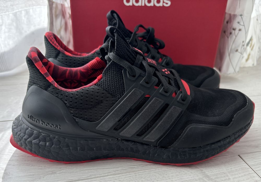 Adidas UltraBoost DNA Mono Chinese New Year маратонки