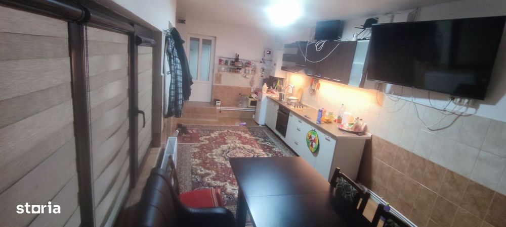 Casa renovata, utilitati complete (Gaz) + 1900 mp teren – Scurta, BC