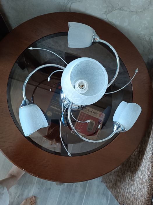 Продаются люстры и бра для зала спальни, прихожей, и балкона