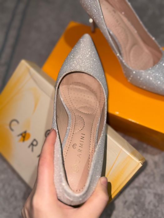 Продам женские туфли 38 р.