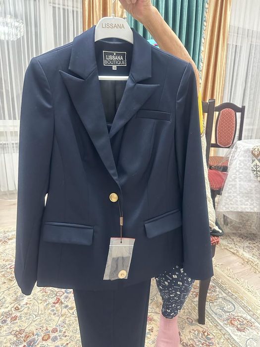 Продается костюм