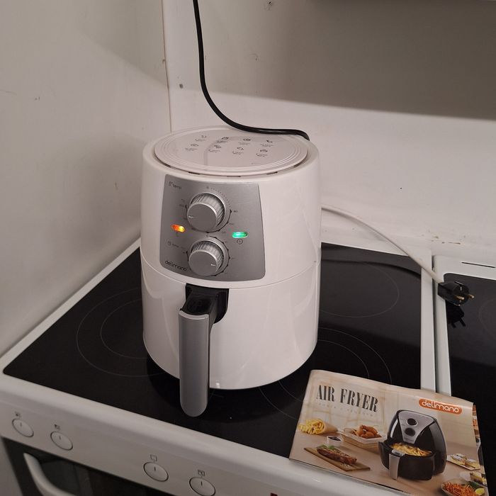 Делимано Еър Фрайър + книга с рецепти на български