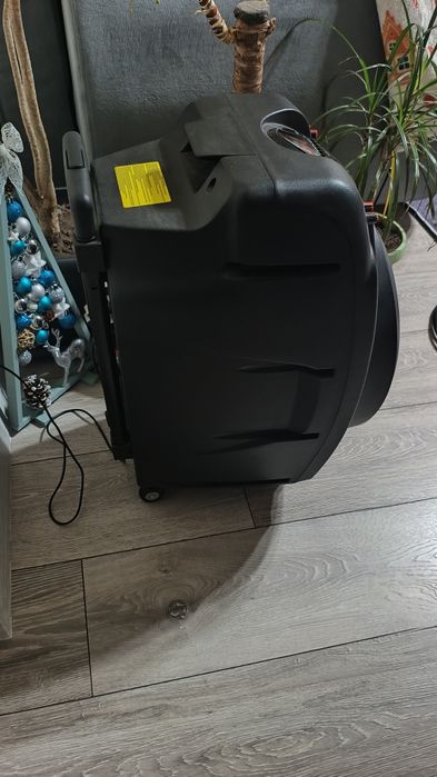 Vând boxa portabila Akai