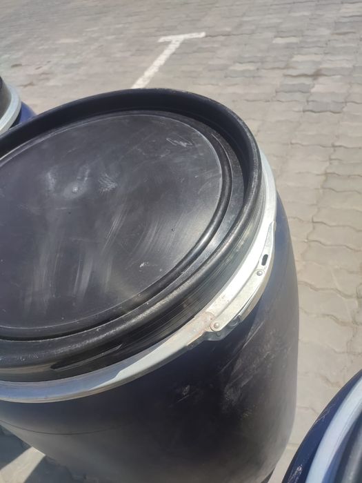 Продам пластиковые бочки