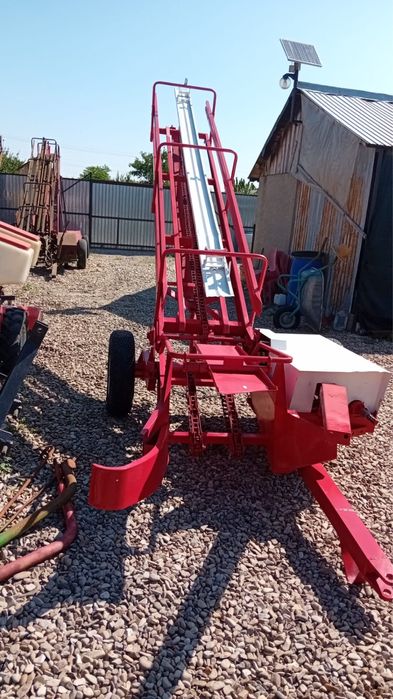 Vand incarcatoare de baloti