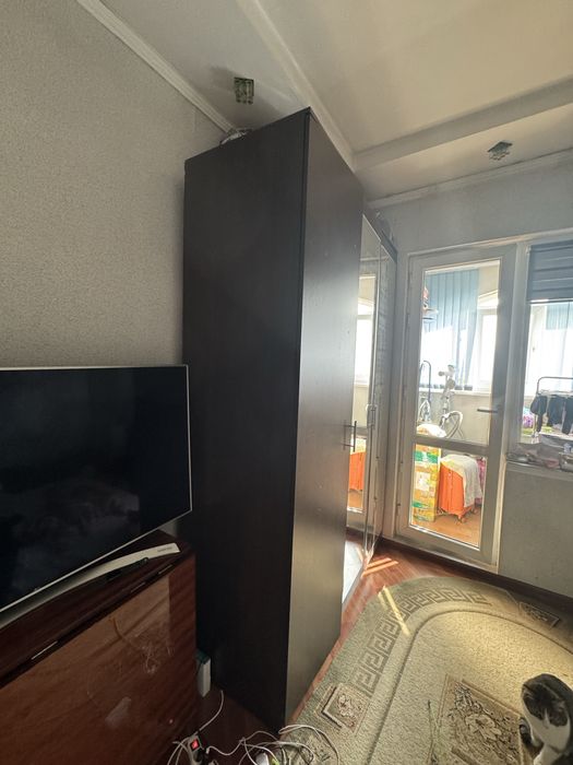 Шкаф плательный темно-коричневый