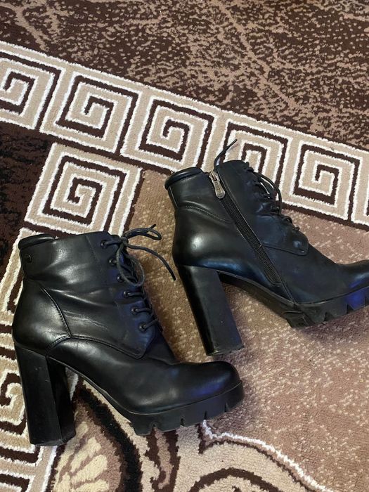 Батильоны недорого продам осень /весна