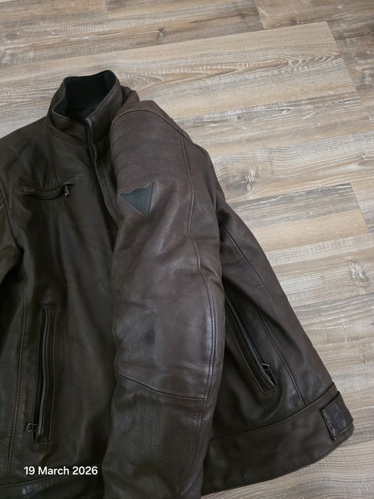 Geaca piele Dainese originala marimea 48 cu protectii