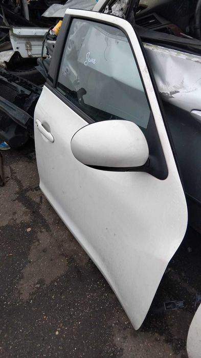 Usa stanga/dreapta fata Nissan Juke an 2011