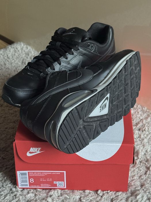 Nike air max command