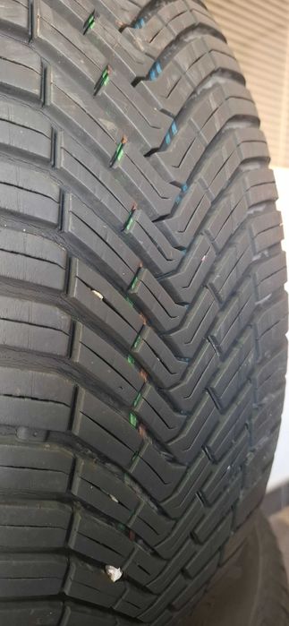 4бр. 205/60/16 Continental 6.8mm грайфер, дот 19г. Безплатен монтаж