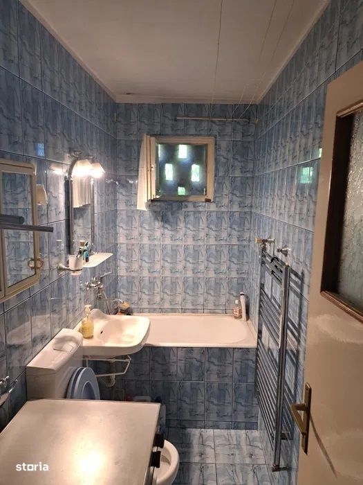 Dambu Pietros - Vanzare apartament 3 camere - Str. Petru Dobra