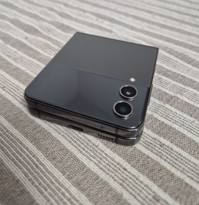 3 Telefoane Samsung (toate au nevoie de înlocuire display)