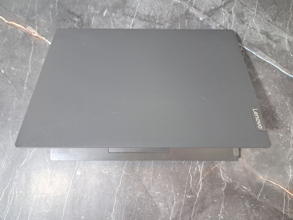 Продам ультрабук LENOVO V14-ADA  (идеал)