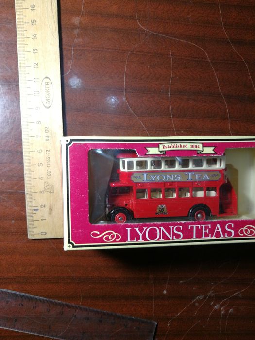 Продам сувенирный автобус.