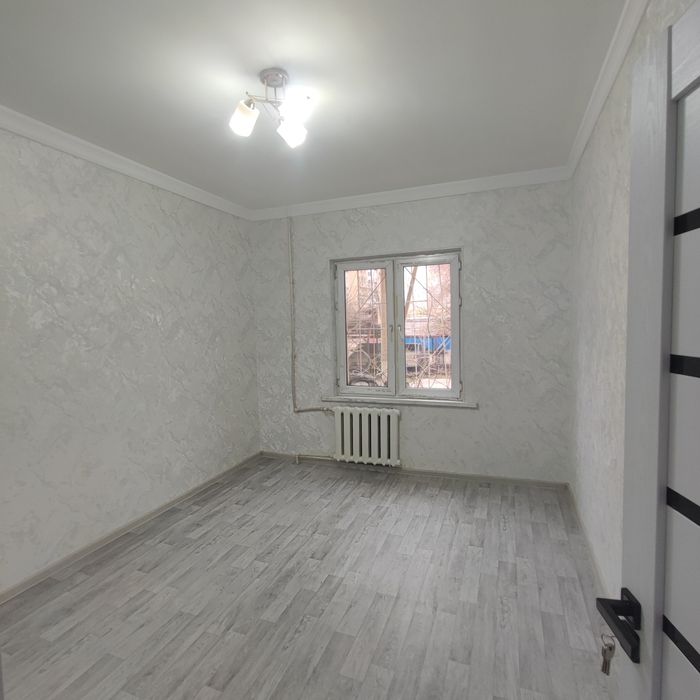 Сергели-5 2/1/9 Балкон 2*6 Срочна Сотаман.