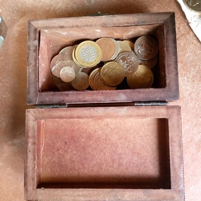 Yubileyniy tangalar 36 dona va 60 DAN ziyod davlatning tanga va qogʻoz