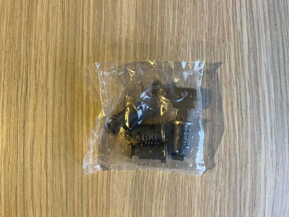 Bare Thule SquareBar 108 sau 760, Kit Thule 3078, butuci Thule N215