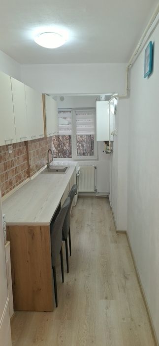 Garsoniera de închiriat.