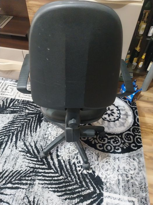Vând scaun de birou